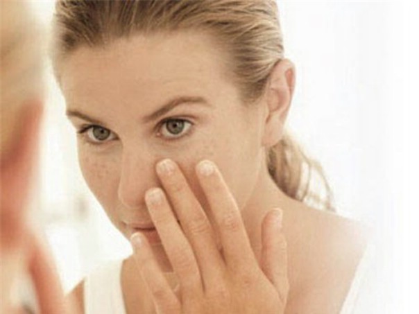 Bí kíp xoá nhăn vùng mắt bằng các loại tinh dầu tự nhiên