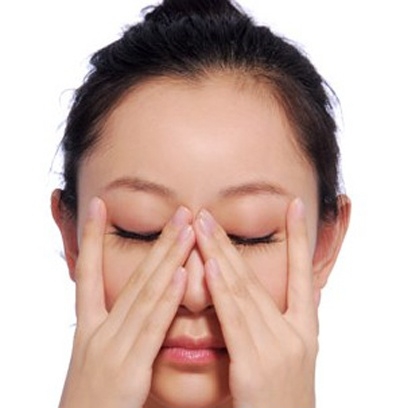 Những thói quen giúp trị nhăn da mặt trước khi đi ngủ