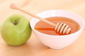 Xóa nếp nhăn vùng mắt bằng nguyên liệu tự nhiên