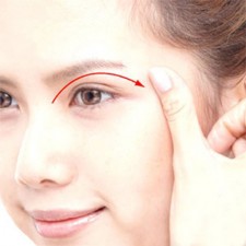 Cách chữa nếp nhăn ở mắt chỉ cần massage đúng