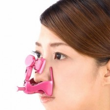 Có nên dùng kẹp nâng mũi không?